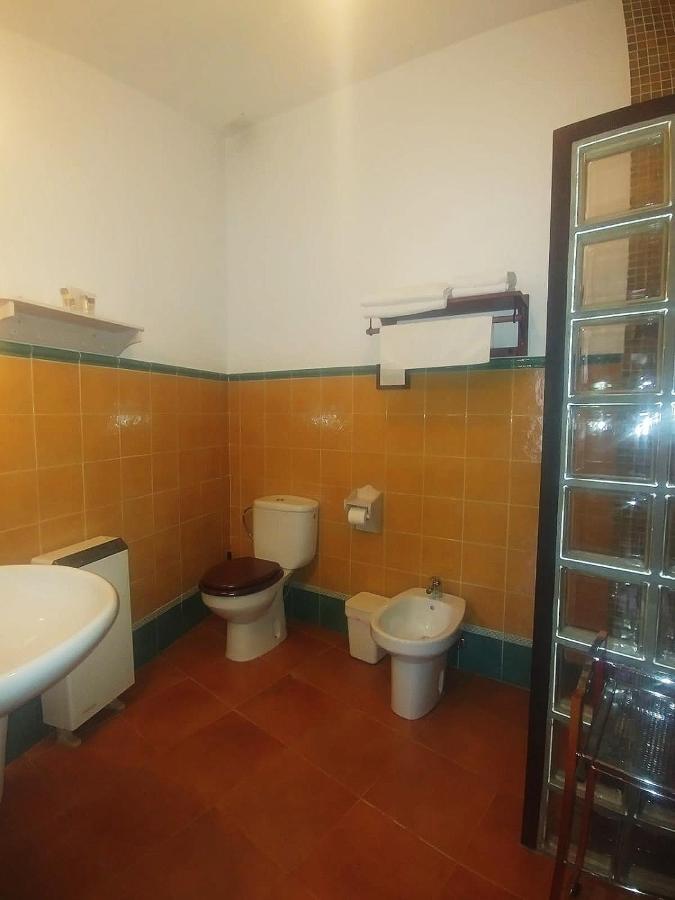 La Troje Oropesana Pension Buitenkant foto