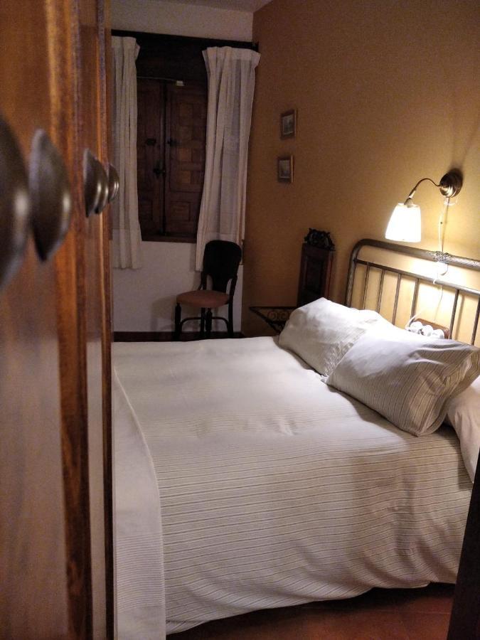 La Troje Oropesana Pension Buitenkant foto