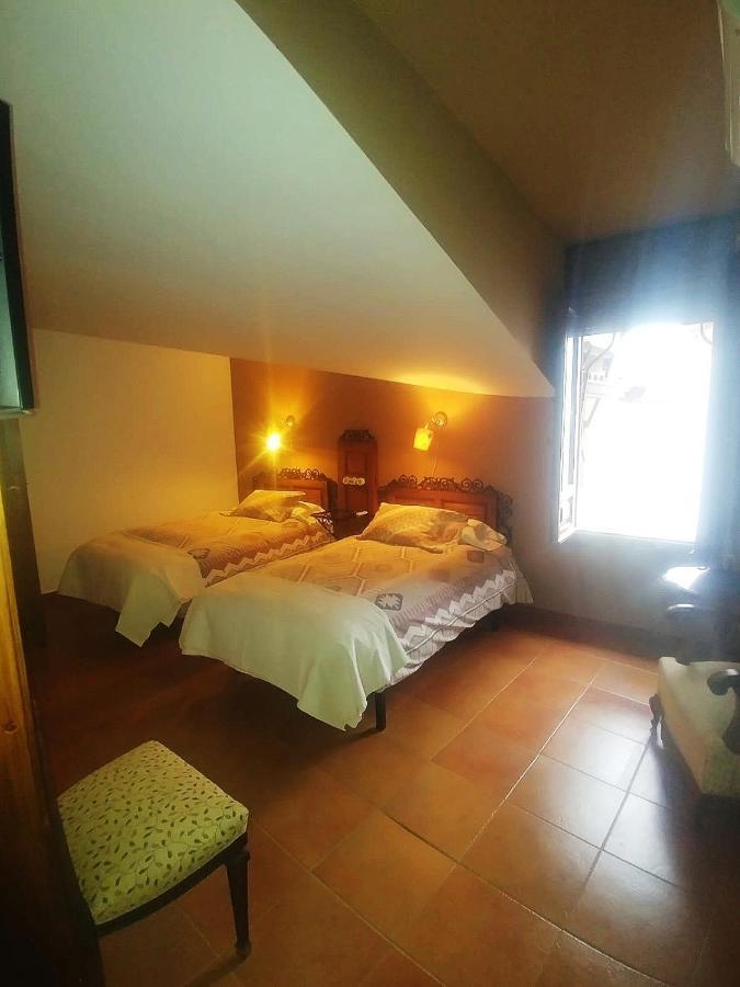 La Troje Oropesana Pension Buitenkant foto