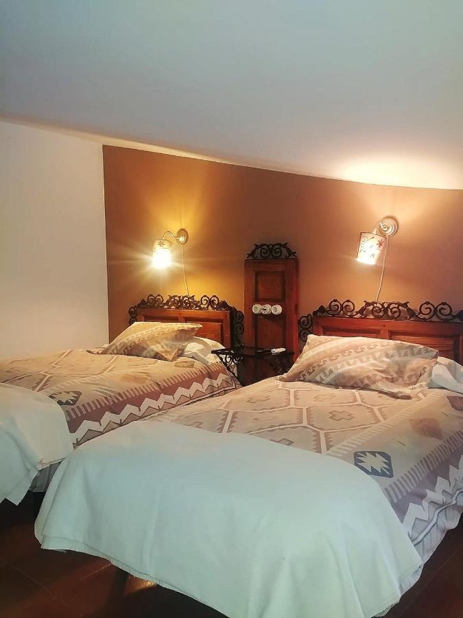 La Troje Oropesana Pension Buitenkant foto