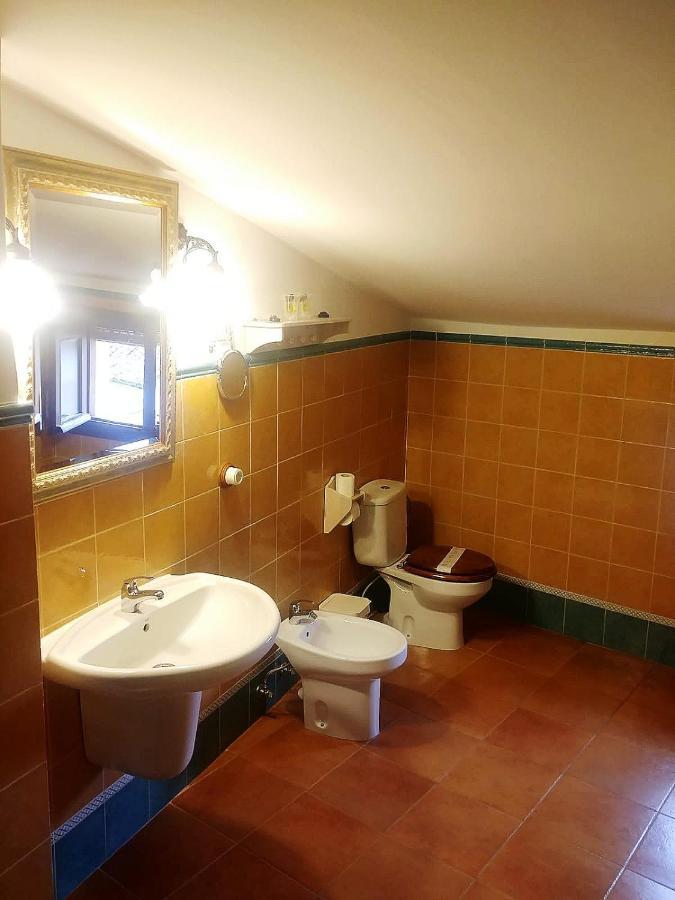 La Troje Oropesana Pension Buitenkant foto