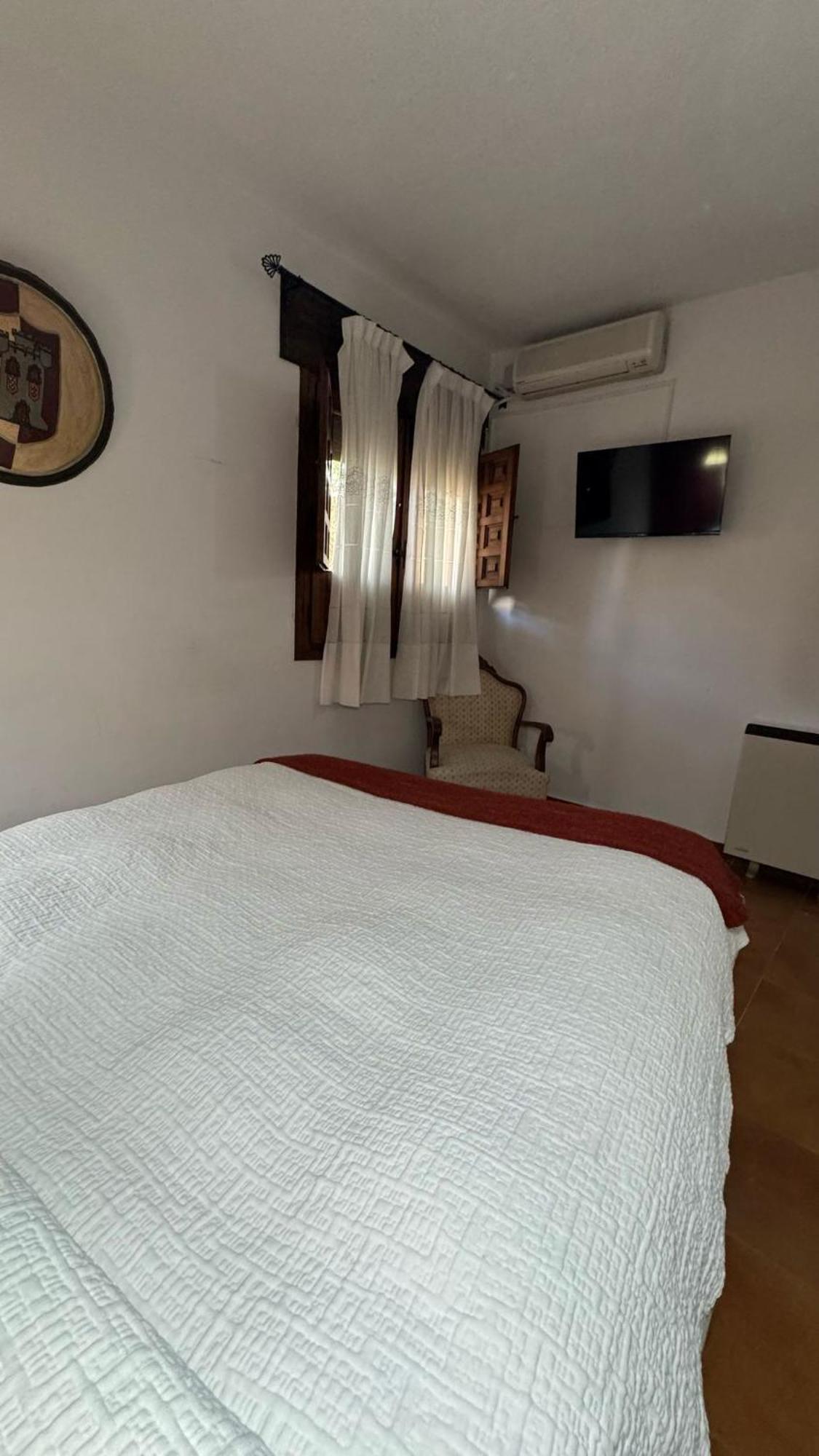 La Troje Oropesana Pension Buitenkant foto