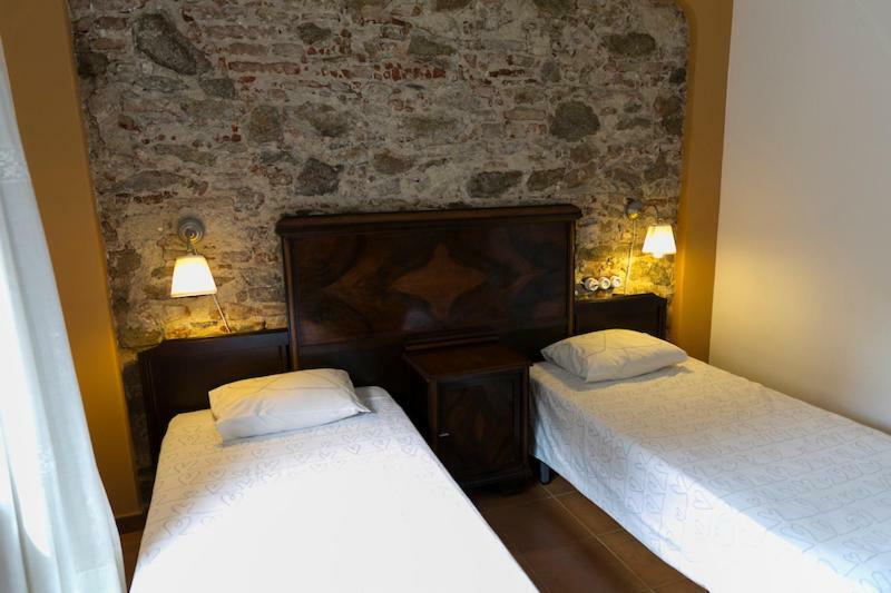La Troje Oropesana Pension Buitenkant foto